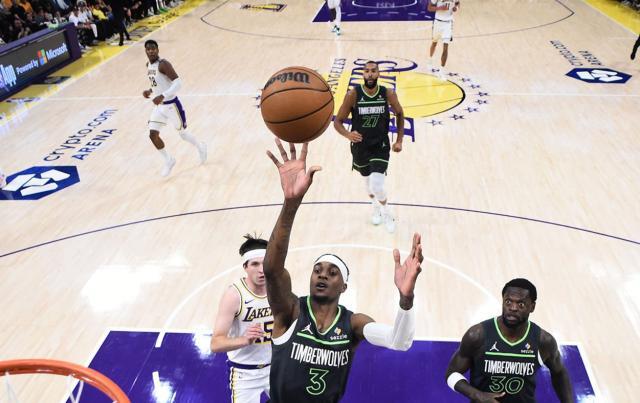 1745133243833085555.jpg 云开体育app下载-轰25分+封印东契奇杀招!1.36亿王牌变湖人心头刺