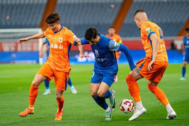 1745748442684055988.jpg 开云体育全站app下载问题-申花登泰山成功领跑中超 斯卢茨基达成百分目标