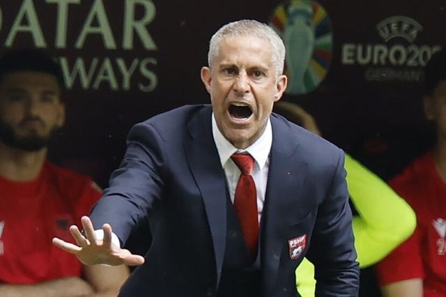 1719206869046091408.jpg 开云体育全站app下载问题-【前瞻】对手主帅戴高帽,西班牙轮换出阵实力不减