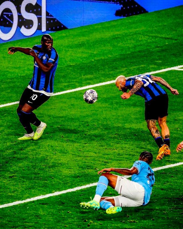 云开体育app下载-“杵桩王”挡出国米黄金机会，卢卡库又成决赛绊脚石