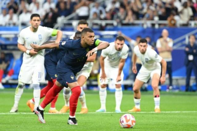 1687232339102074283.jpg 开云体育五大联赛-姆皇破法国纪录,54球平哈兰德!“小公主”挂哨抢戏