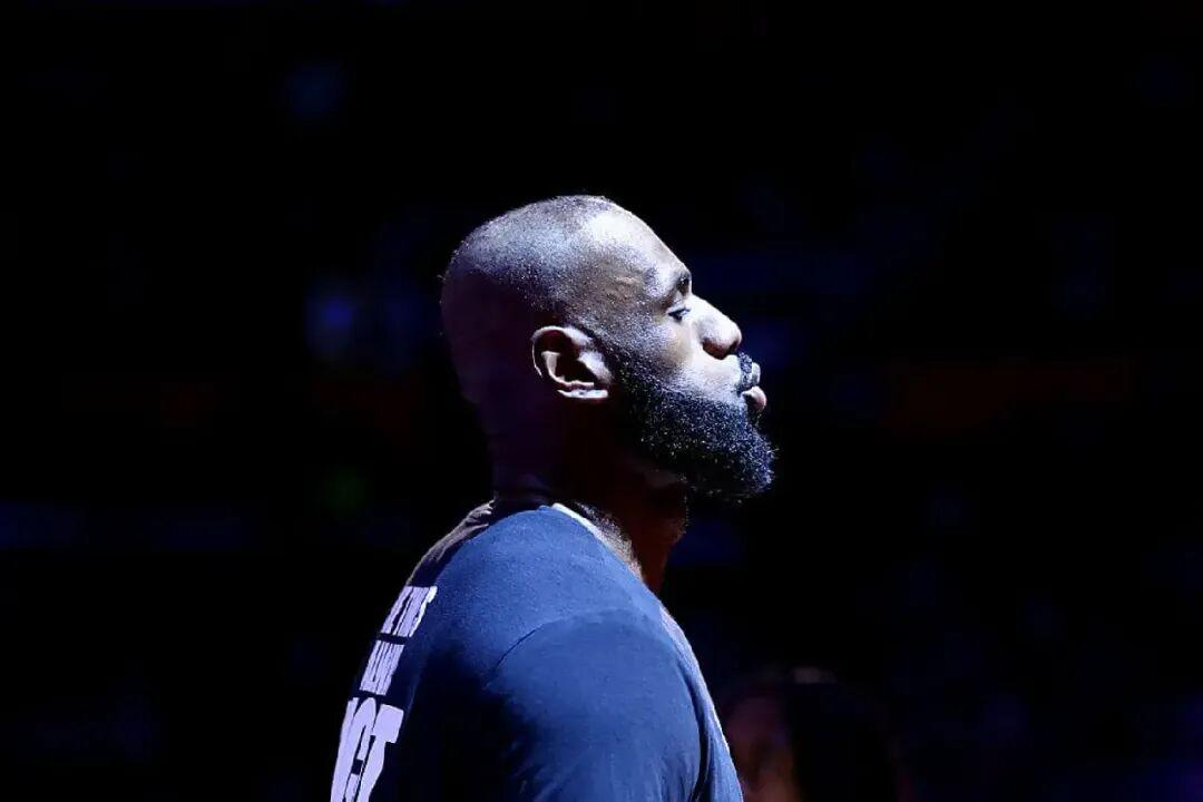 开云体育高赔率-突发！湖人记者发文：詹姆斯的未来，变得不确定了